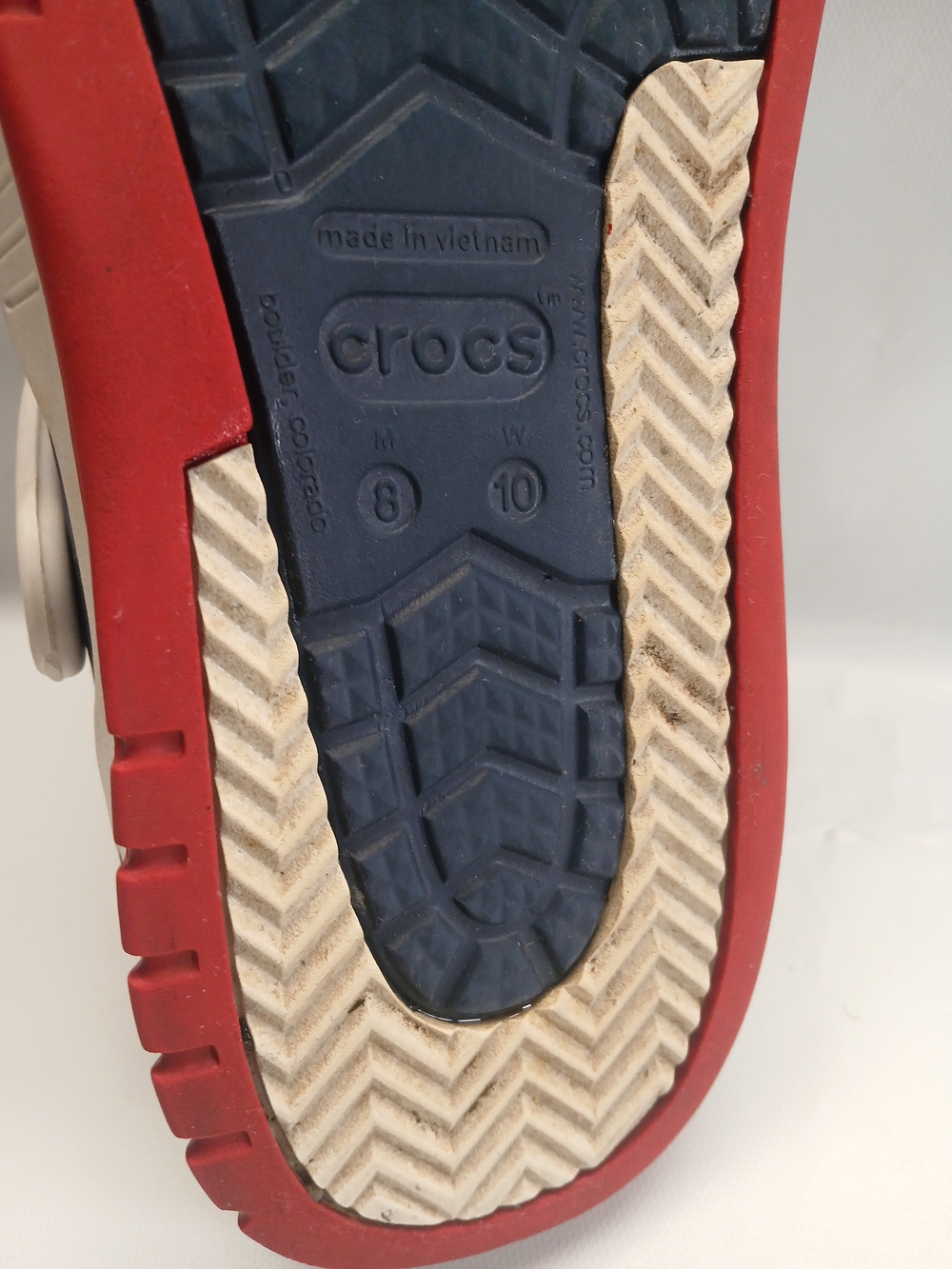 CROCS Navy and White Clog with Red Sole - Picture 11 of 14